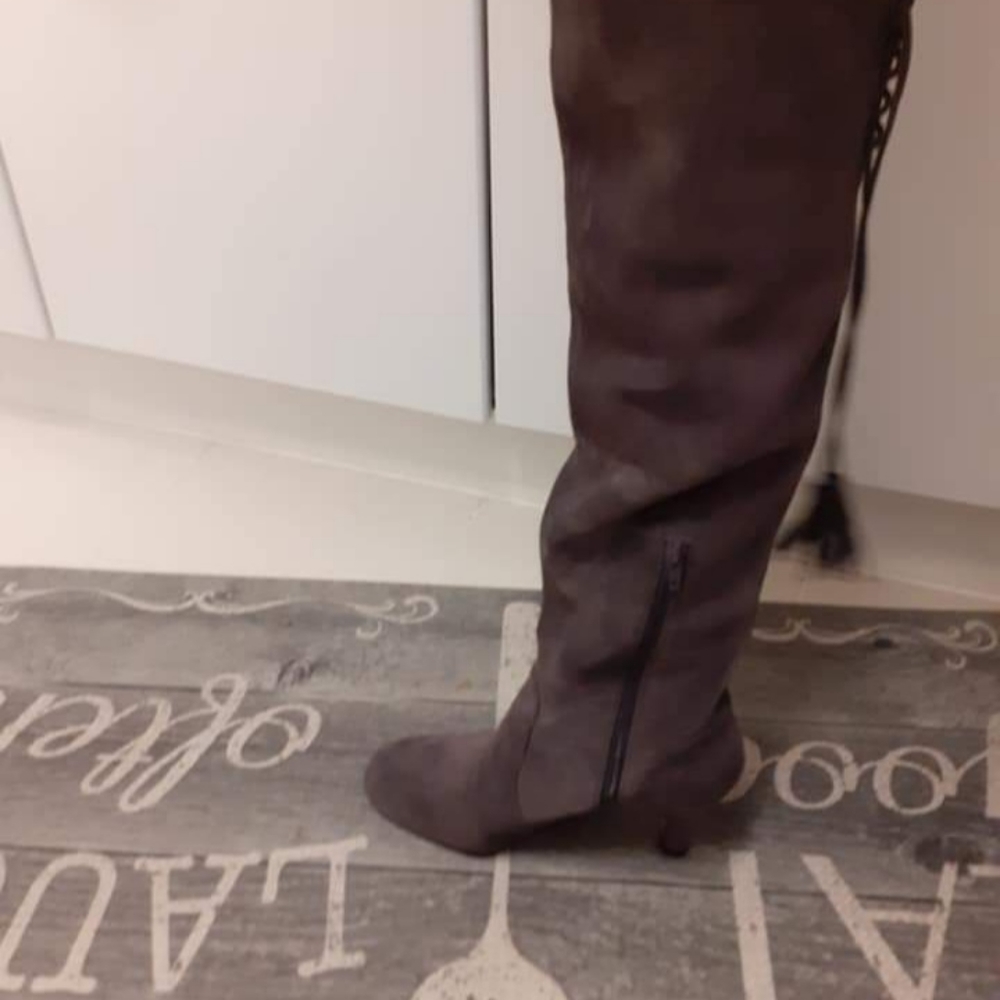 Boots - Picture 2 of 7